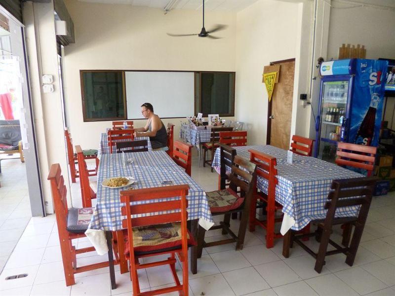 Pineapple Guesthouse Karon Exterior foto